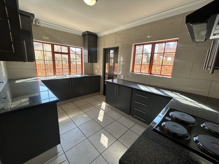 To Let 3 Bedroom Property for Rent in Kyalami Hills Gauteng