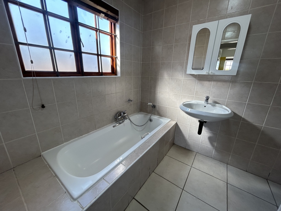 To Let 3 Bedroom Property for Rent in Kyalami Hills Gauteng