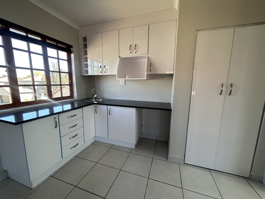 To Let 3 Bedroom Property for Rent in Kyalami Hills Gauteng