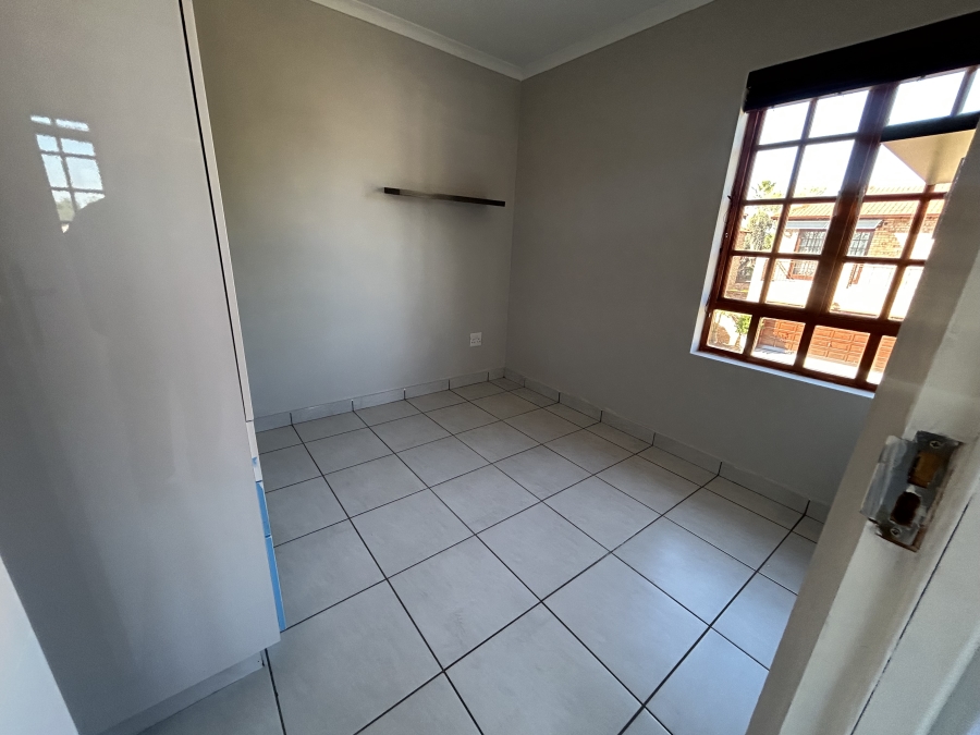 To Let 3 Bedroom Property for Rent in Kyalami Hills Gauteng