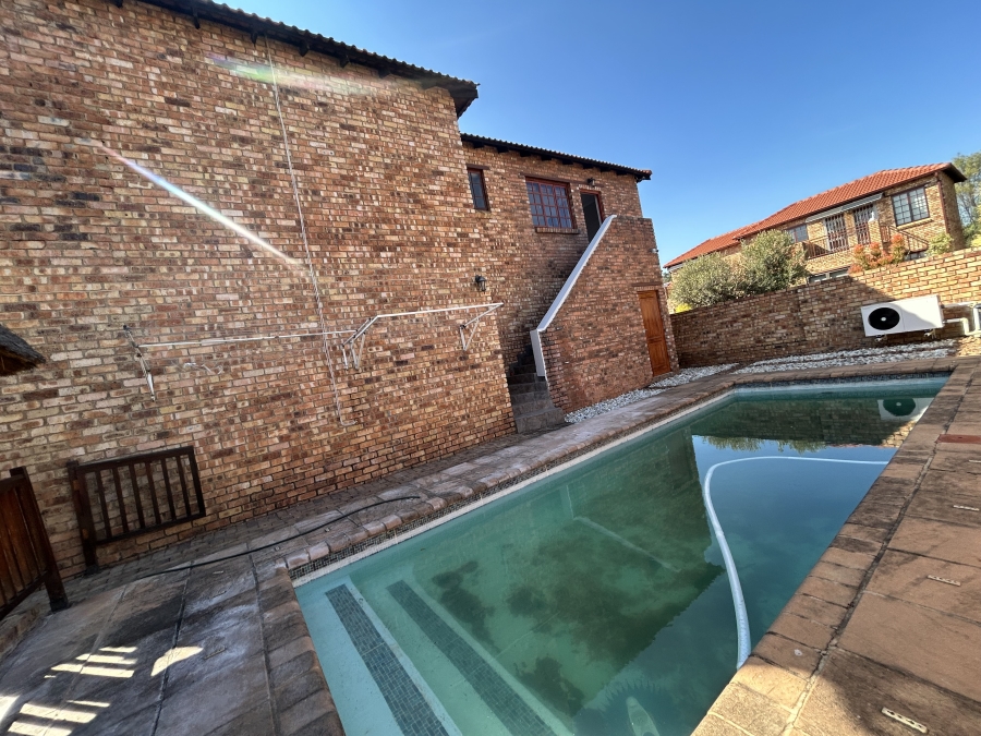 To Let 3 Bedroom Property for Rent in Kyalami Hills Gauteng