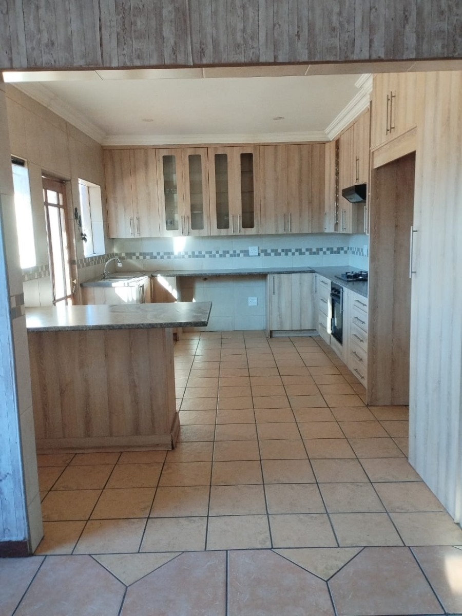 4 Bedroom Property for Sale in Meyerton Central Gauteng