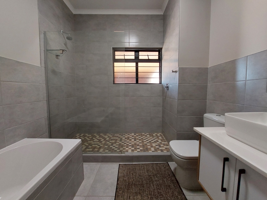 2 Bedroom Property for Sale in Olympus AH Gauteng