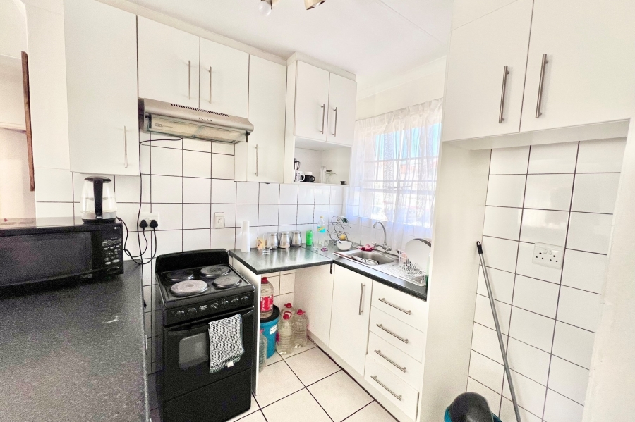 2 Bedroom Property for Sale in Vorna Valley Gauteng