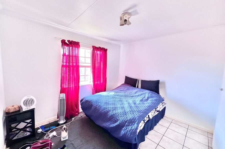 2 Bedroom Property for Sale in Vorna Valley Gauteng