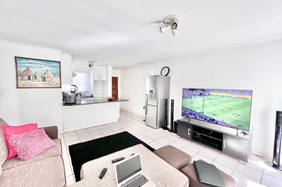 2 Bedroom Property for Sale in Vorna Valley Gauteng