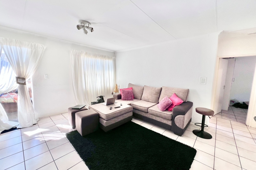 2 Bedroom Property for Sale in Vorna Valley Gauteng