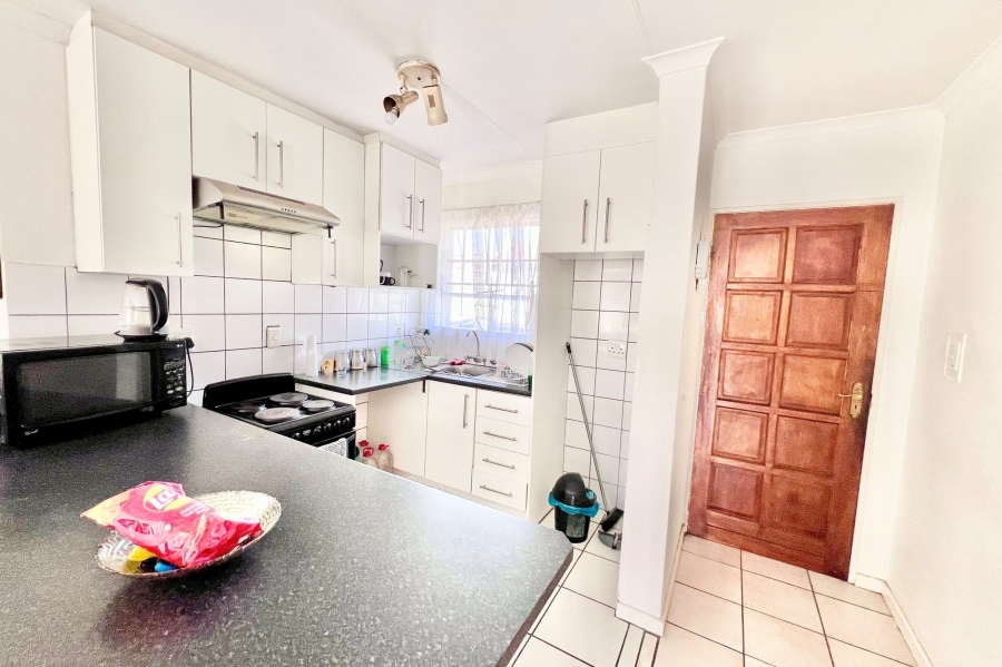 2 Bedroom Property for Sale in Vorna Valley Gauteng