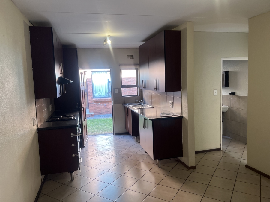 2 Bedroom Property for Sale in Albertsdal Gauteng