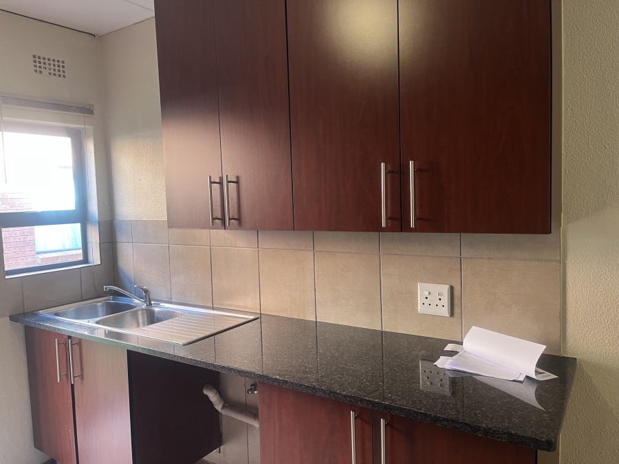 2 Bedroom Property for Sale in Albertsdal Gauteng
