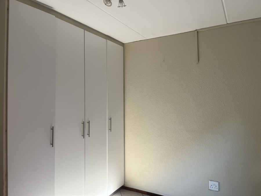 2 Bedroom Property for Sale in Albertsdal Gauteng