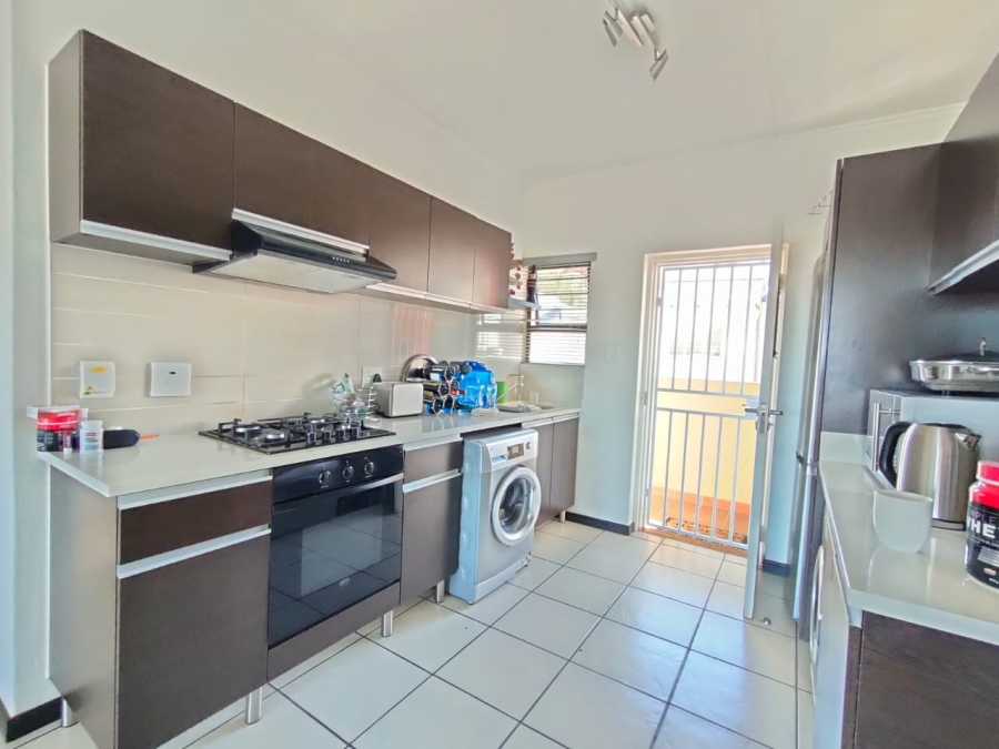 To Let 2 Bedroom Property for Rent in Oakdene Gauteng