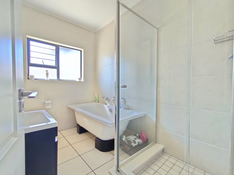 To Let 2 Bedroom Property for Rent in Oakdene Gauteng