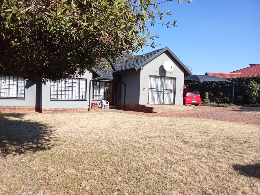 3 Bedroom Property for Sale in Witpoortjie Gauteng