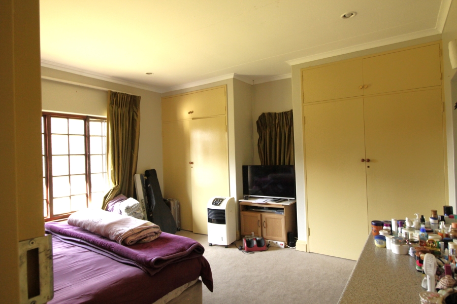 4 Bedroom Property for Sale in Glen Austin Gauteng