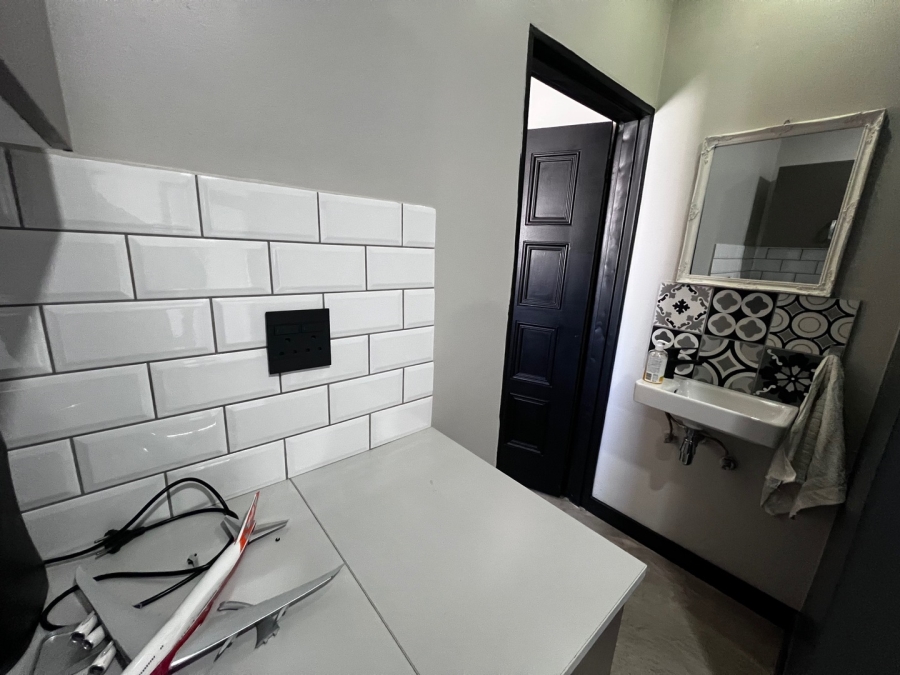 To Let commercial Property for Rent in Glen Marais Gauteng
