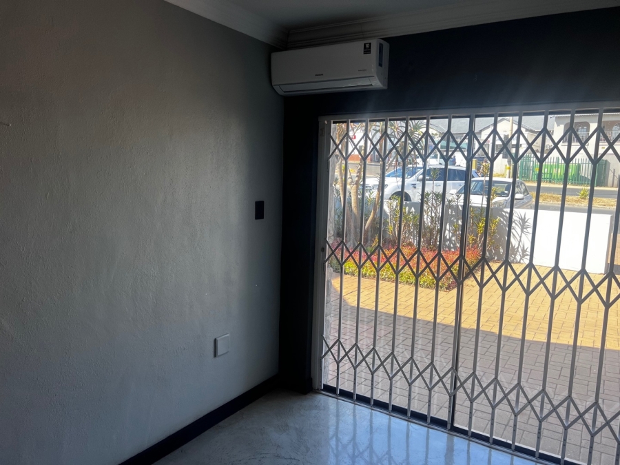 To Let commercial Property for Rent in Glen Marais Gauteng