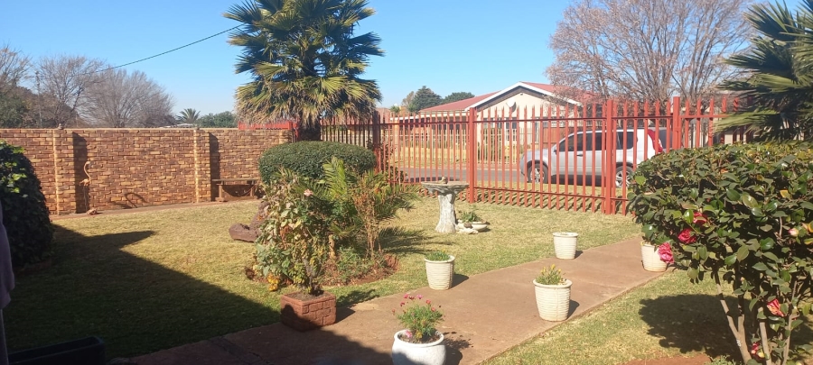 To Let 3 Bedroom Property for Rent in Casseldale Gauteng