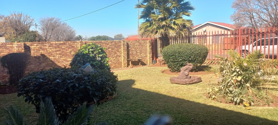 To Let 3 Bedroom Property for Rent in Casseldale Gauteng