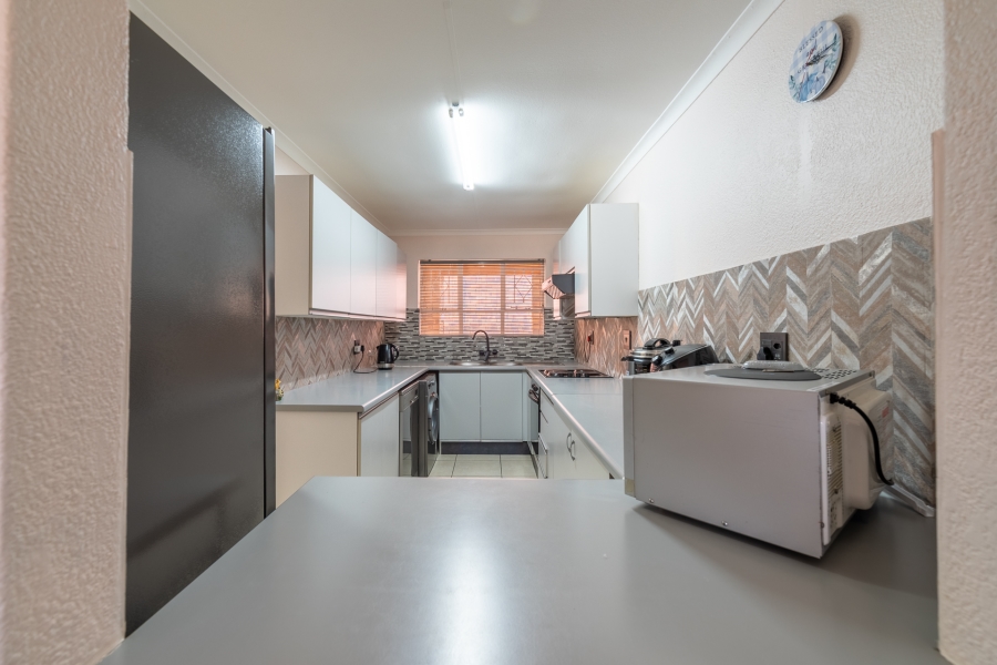2 Bedroom Property for Sale in Northcliff Gauteng