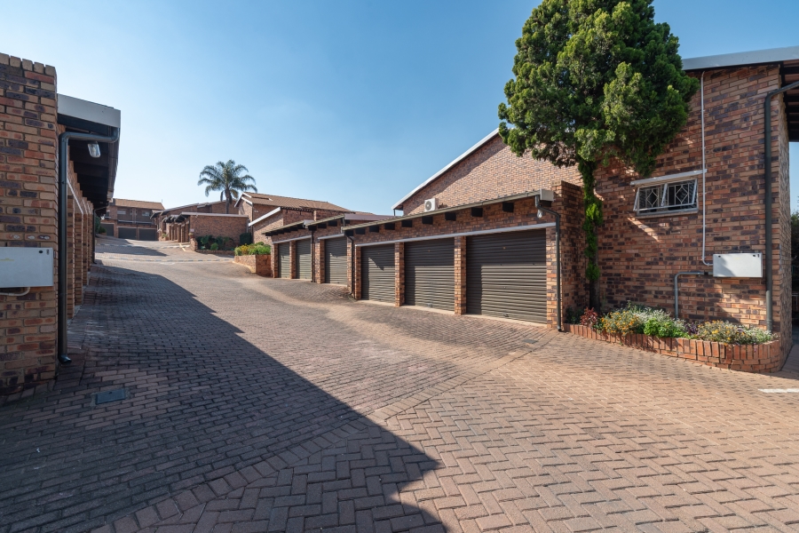 2 Bedroom Property for Sale in Northcliff Gauteng