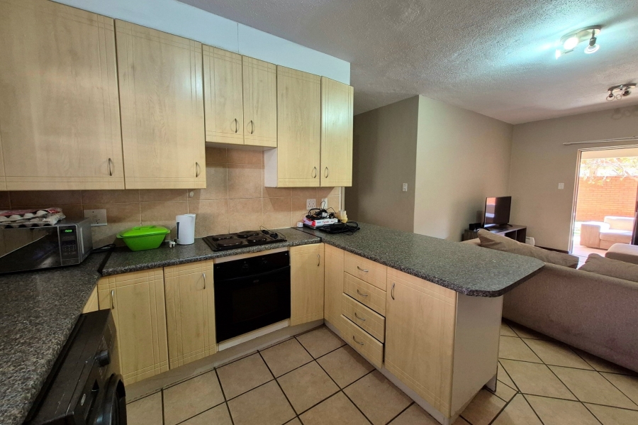 To Let 3 Bedroom Property for Rent in Die Hoewes Gauteng