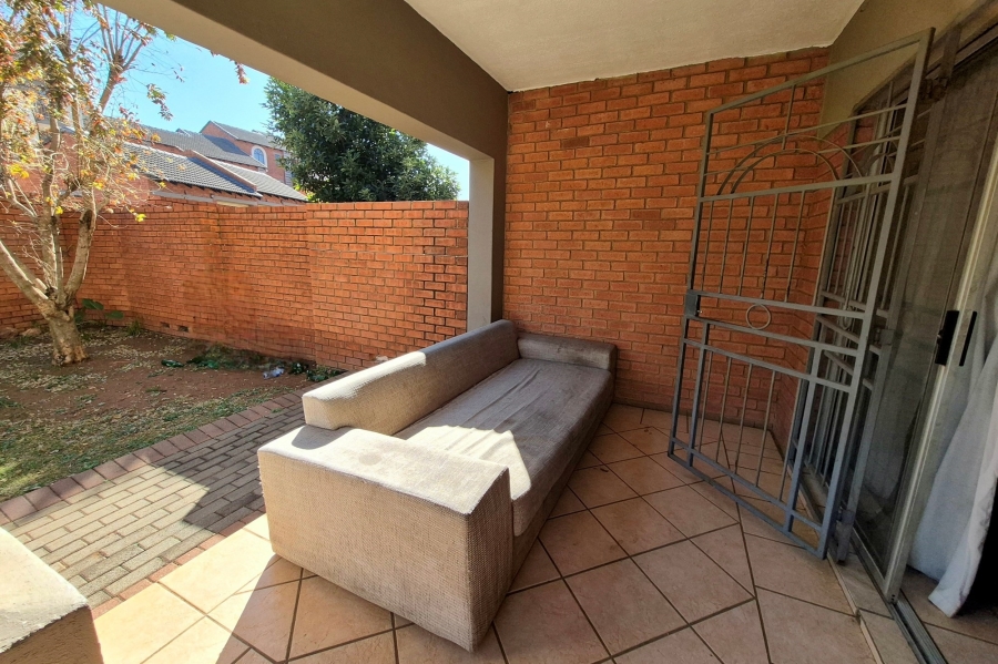 To Let 3 Bedroom Property for Rent in Die Hoewes Gauteng