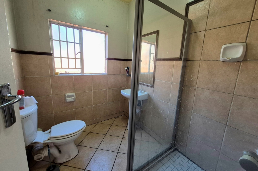 To Let 3 Bedroom Property for Rent in Die Hoewes Gauteng