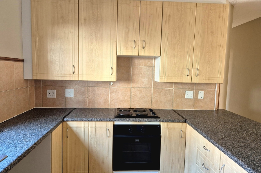 3 Bedroom Property for Sale in Die Hoewes Gauteng
