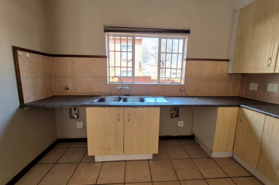 3 Bedroom Property for Sale in Die Hoewes Gauteng