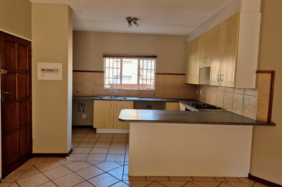3 Bedroom Property for Sale in Die Hoewes Gauteng