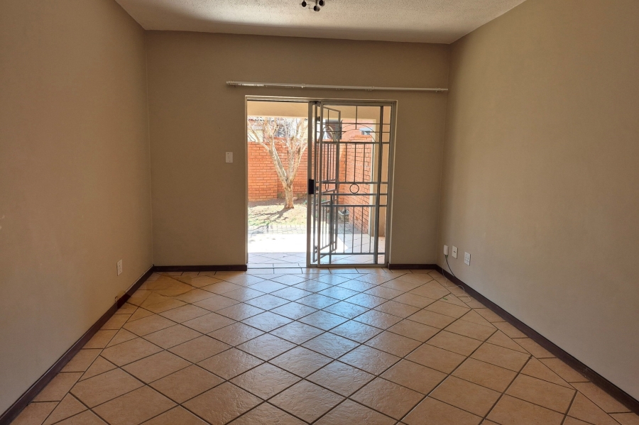 3 Bedroom Property for Sale in Die Hoewes Gauteng