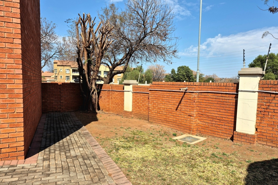3 Bedroom Property for Sale in Die Hoewes Gauteng