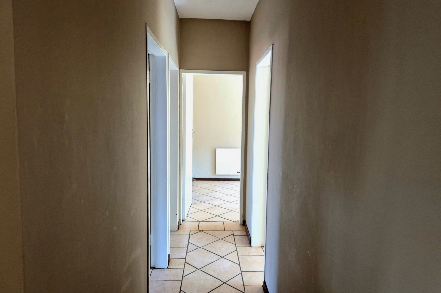3 Bedroom Property for Sale in Die Hoewes Gauteng