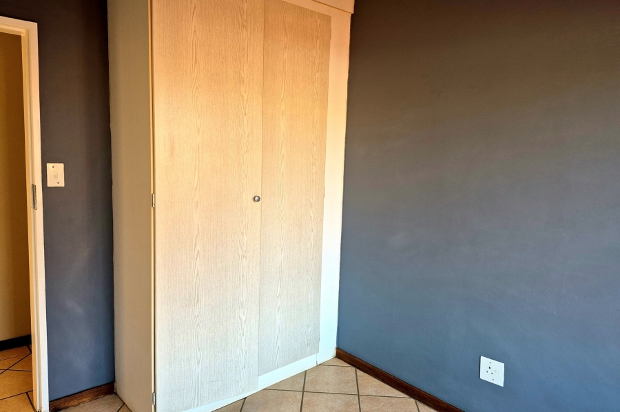 3 Bedroom Property for Sale in Die Hoewes Gauteng