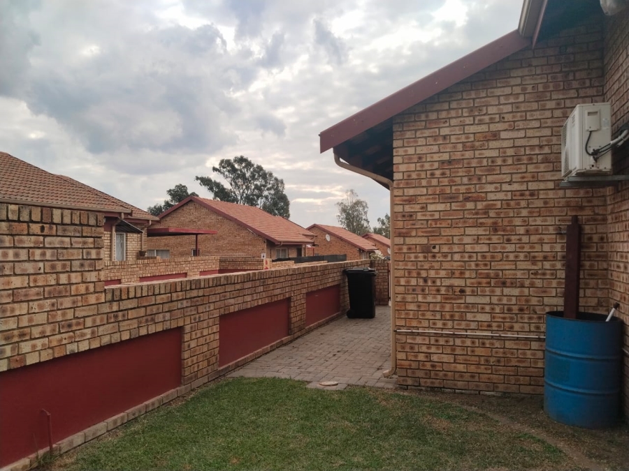 2 Bedroom Property for Sale in Riversdale Gauteng