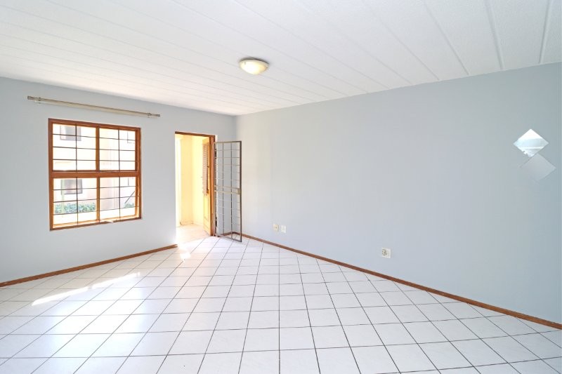2 Bedroom Property for Sale in Robindale Gauteng