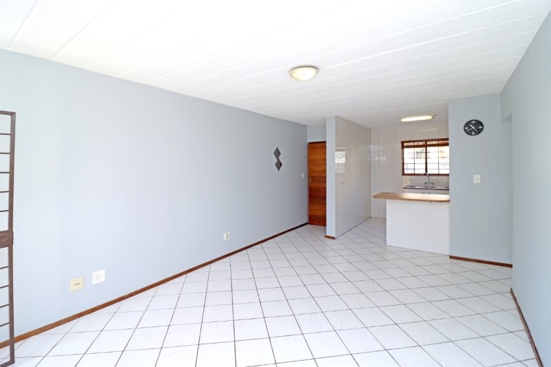 2 Bedroom Property for Sale in Robindale Gauteng