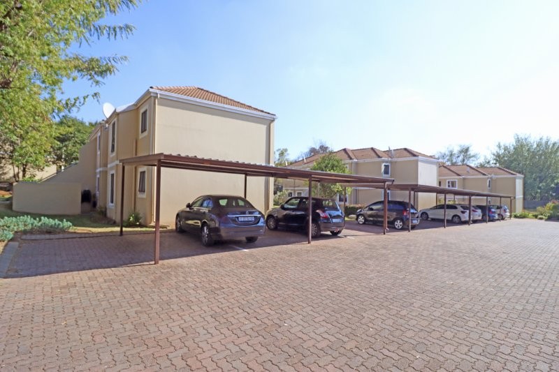 2 Bedroom Property for Sale in Robindale Gauteng