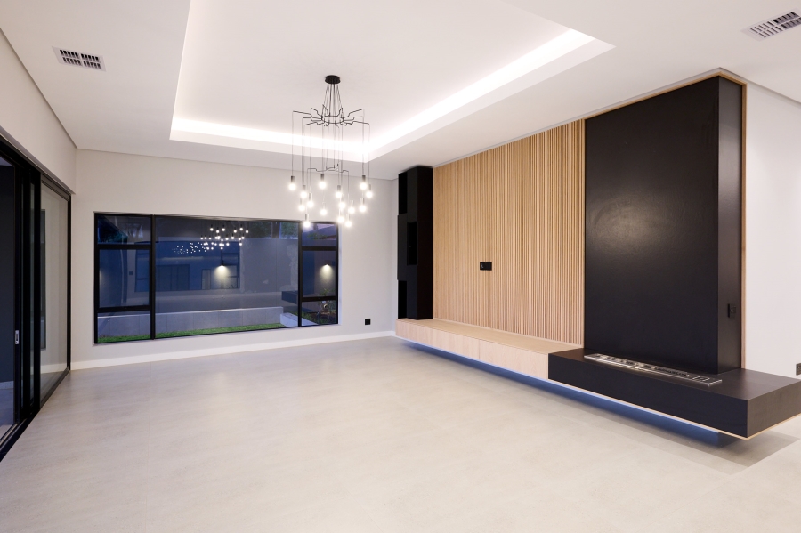 6 Bedroom Property for Sale in Waterfall Country Estate Gauteng