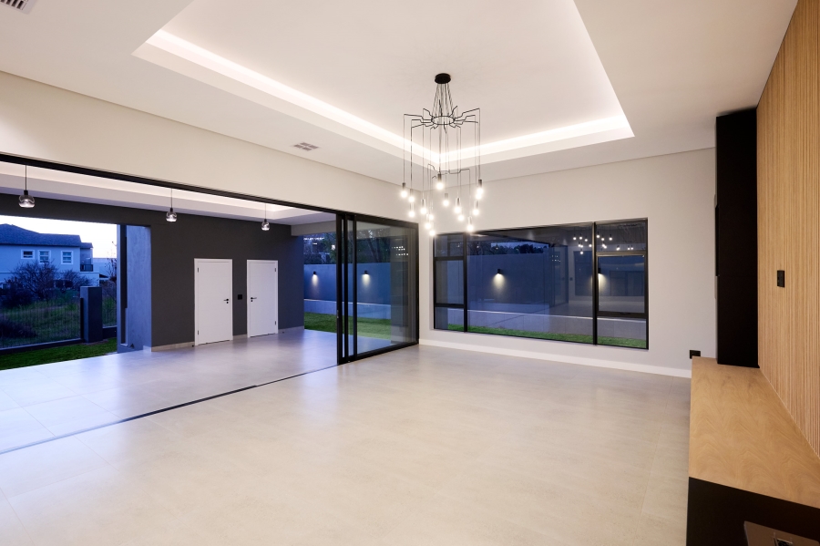 6 Bedroom Property for Sale in Waterfall Country Estate Gauteng