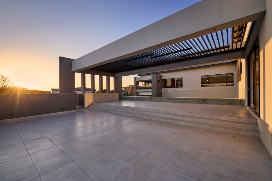 6 Bedroom Property for Sale in Waterfall Country Estate Gauteng