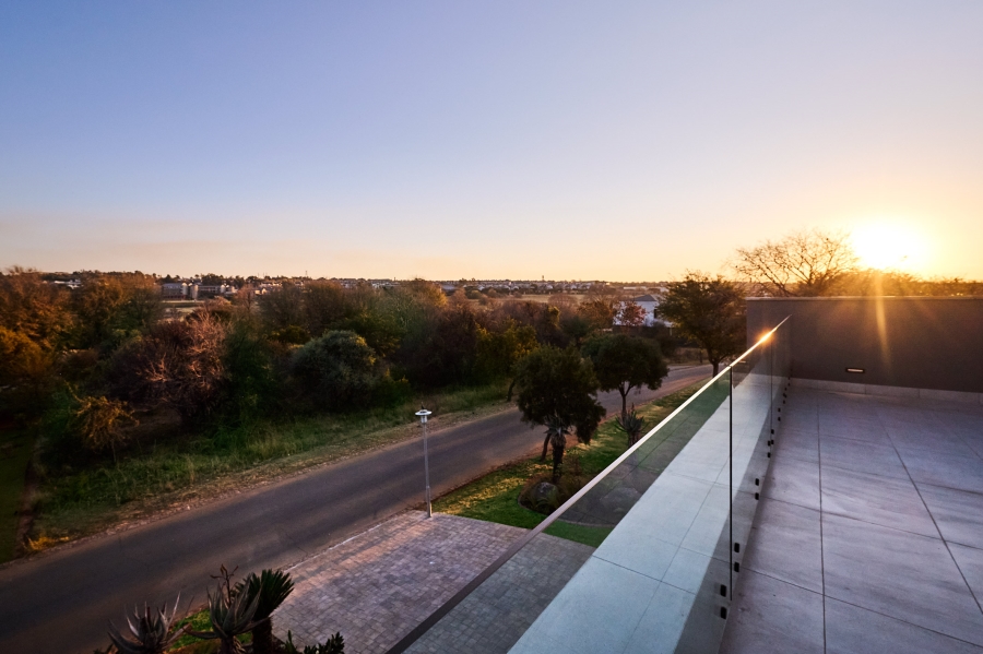 6 Bedroom Property for Sale in Waterfall Country Estate Gauteng