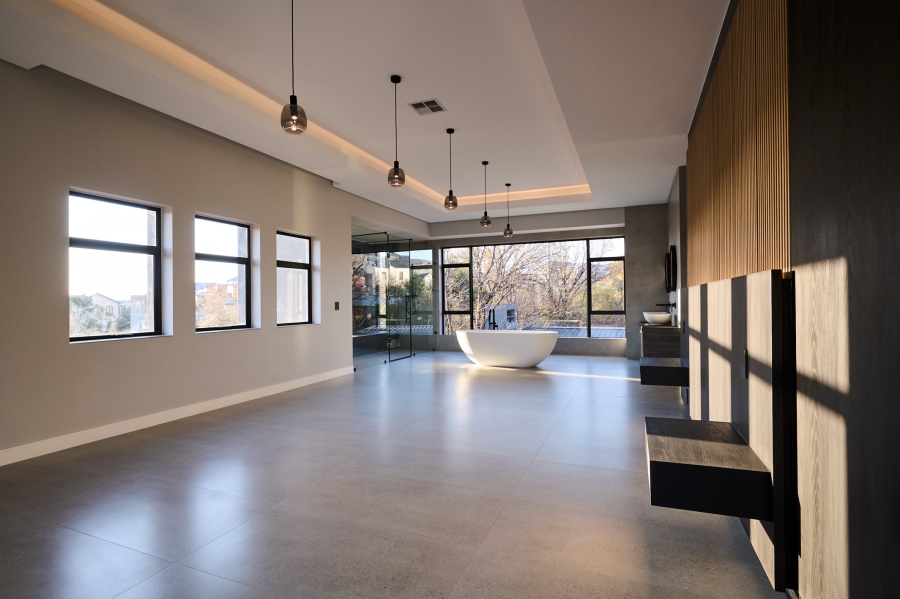 6 Bedroom Property for Sale in Waterfall Country Estate Gauteng
