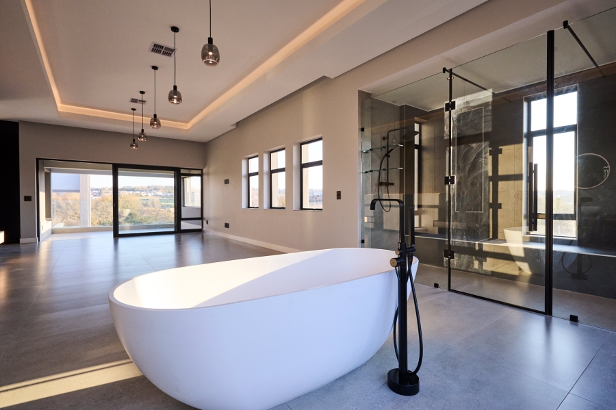 6 Bedroom Property for Sale in Waterfall Country Estate Gauteng