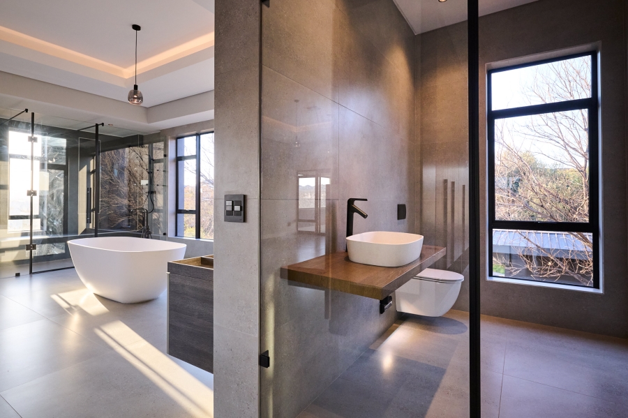 6 Bedroom Property for Sale in Waterfall Country Estate Gauteng