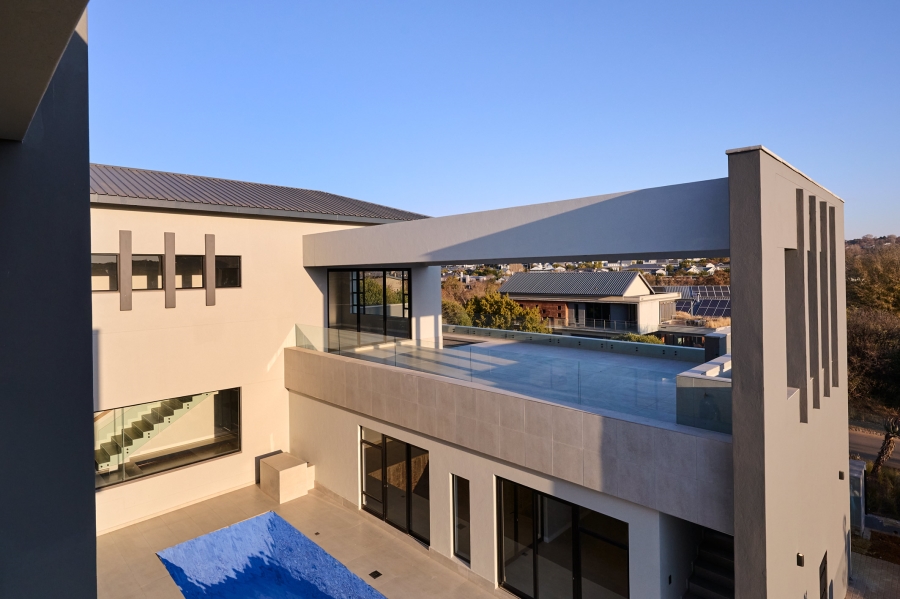 6 Bedroom Property for Sale in Waterfall Country Estate Gauteng