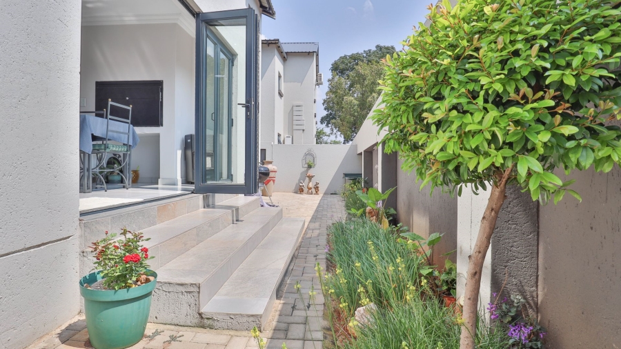 4 Bedroom Property for Sale in Magalieskruin Gauteng