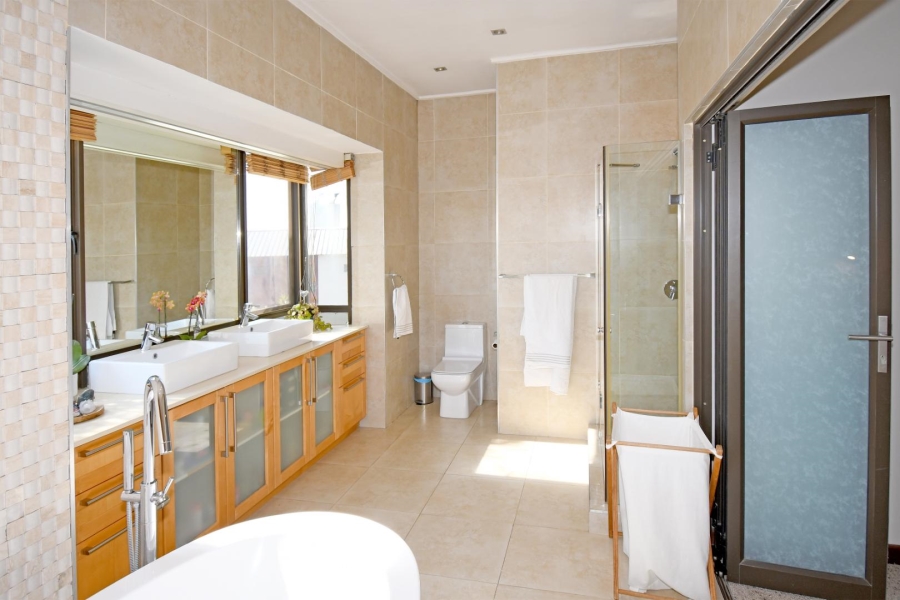 4 Bedroom Property for Sale in Copperleaf Estate Gauteng