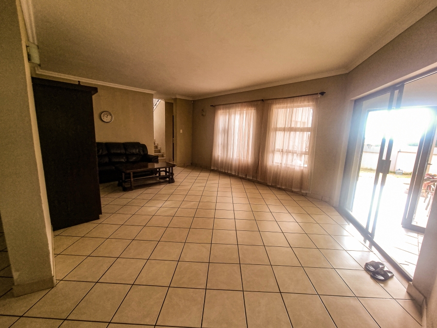To Let 5 Bedroom Property for Rent in Ruimsig Gauteng